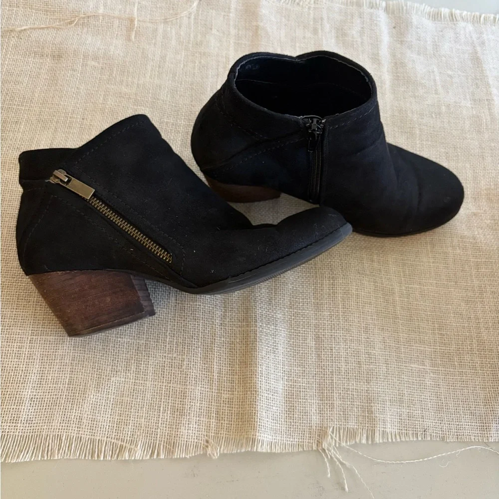 Bella Vita Black Suede Ankle Booties with Side Zip